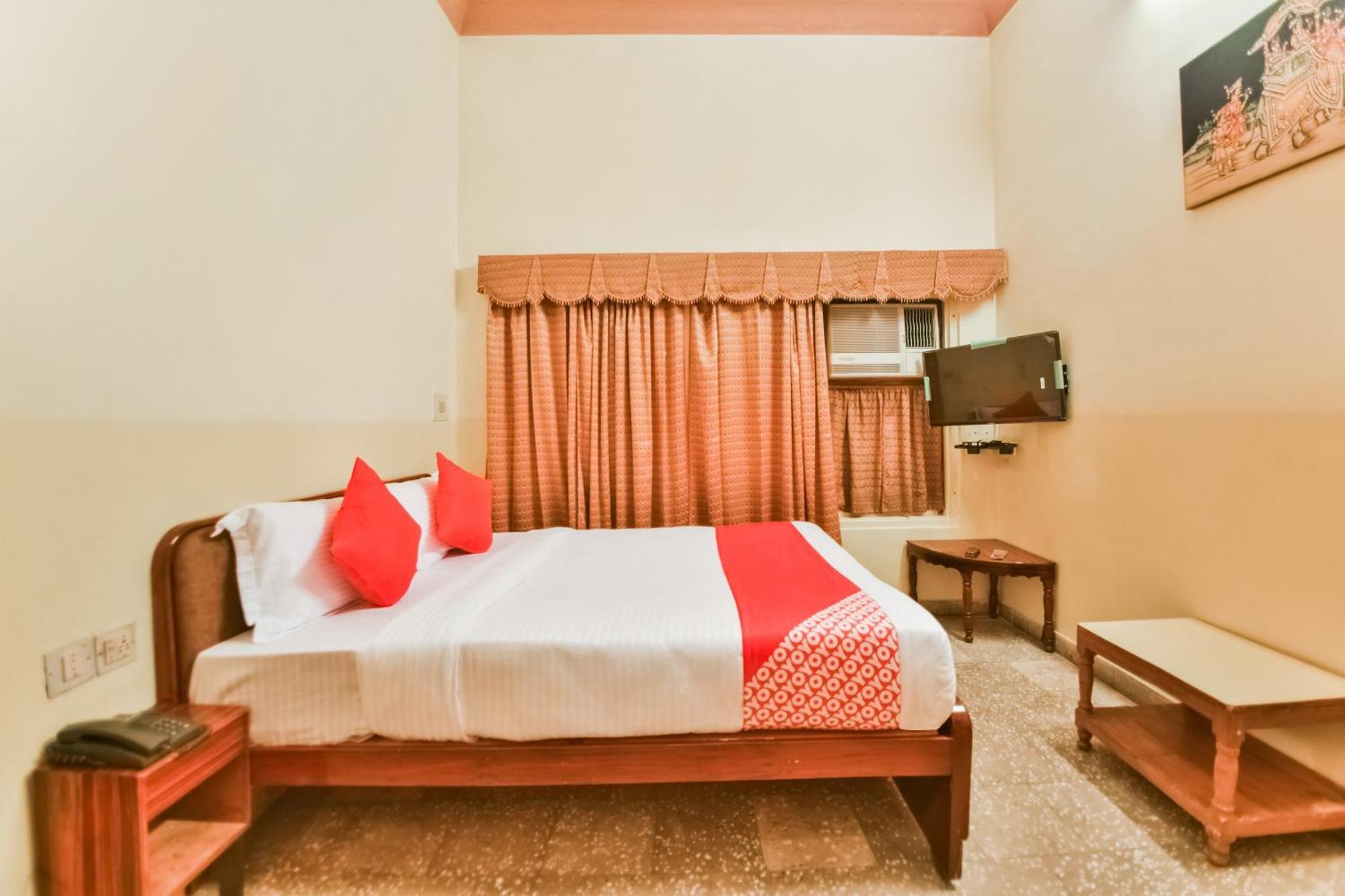 Hotel O Raj Kesar Tirath Esterno foto