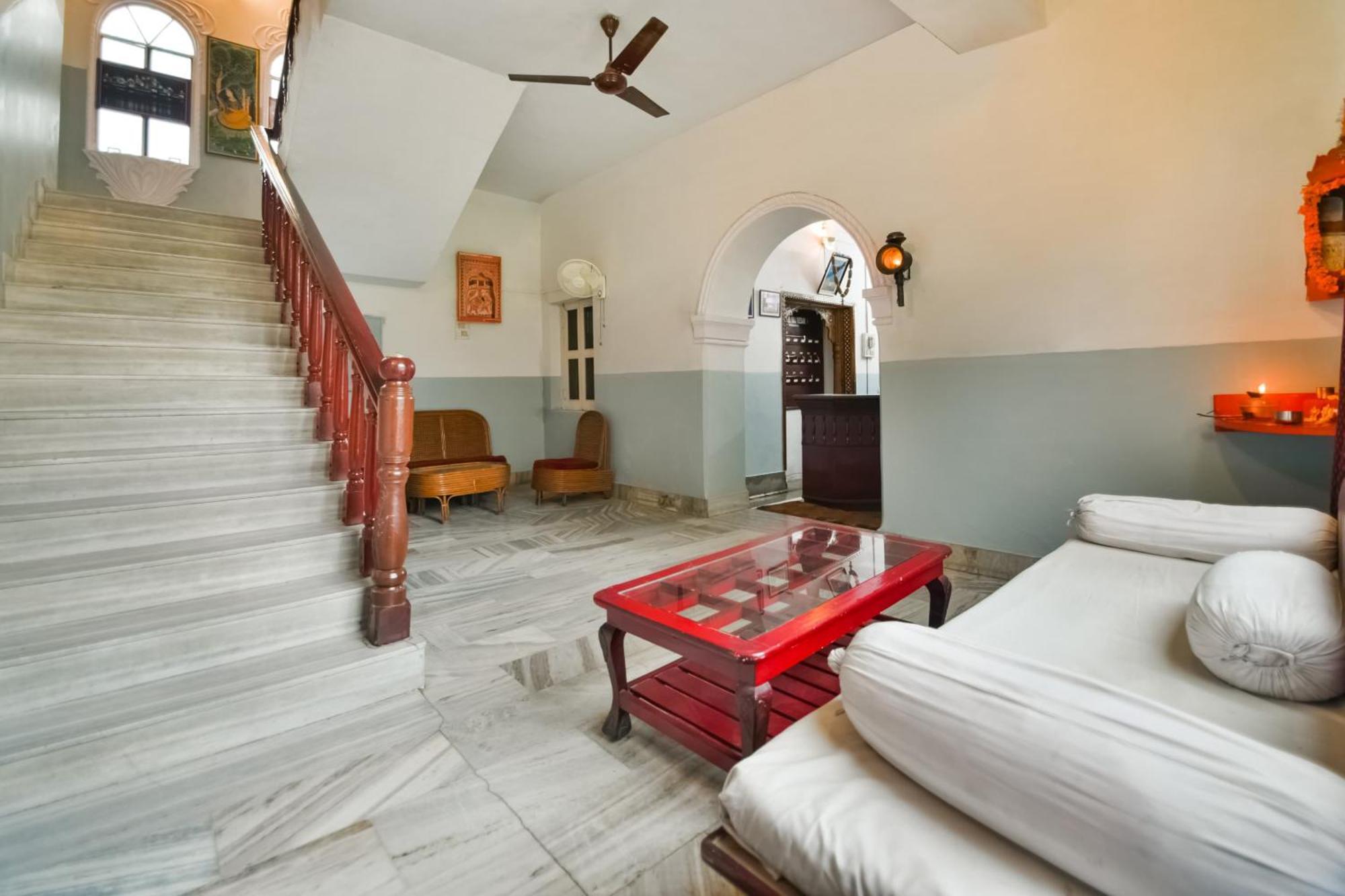 Hotel O Raj Kesar Tirath Esterno foto