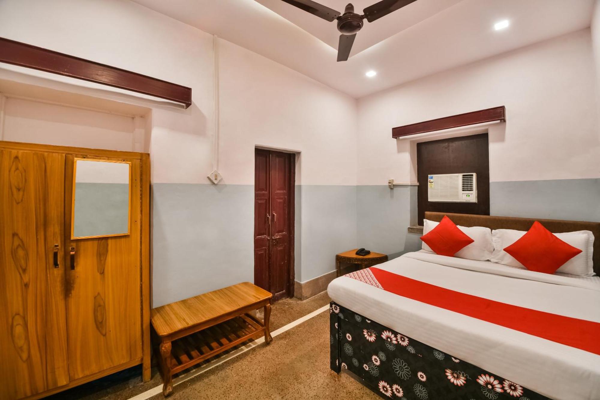 Hotel O Raj Kesar Tirath Esterno foto