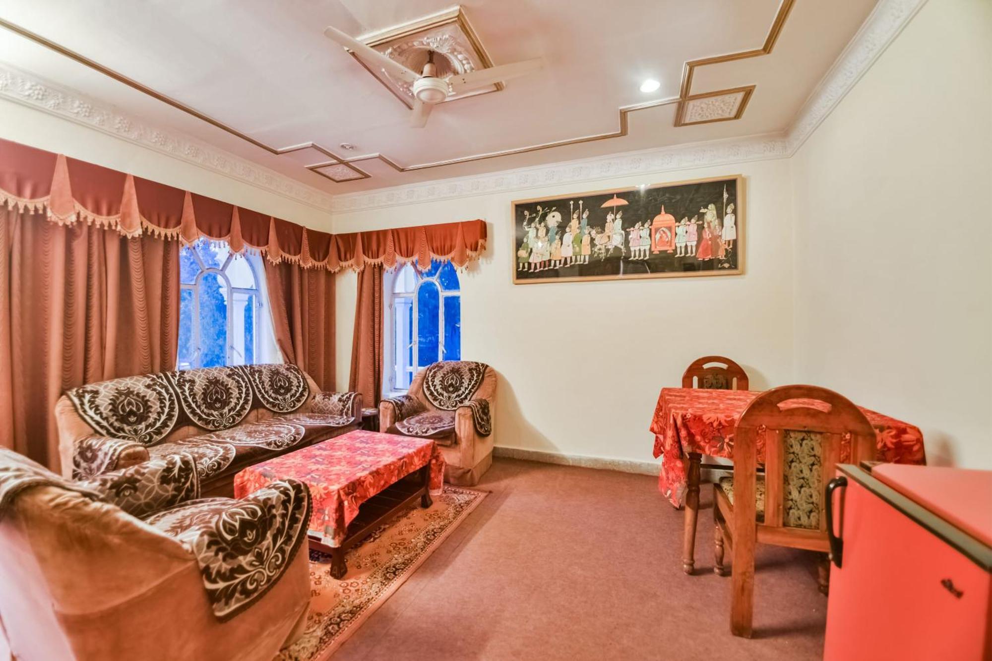 Hotel O Raj Kesar Tirath Esterno foto