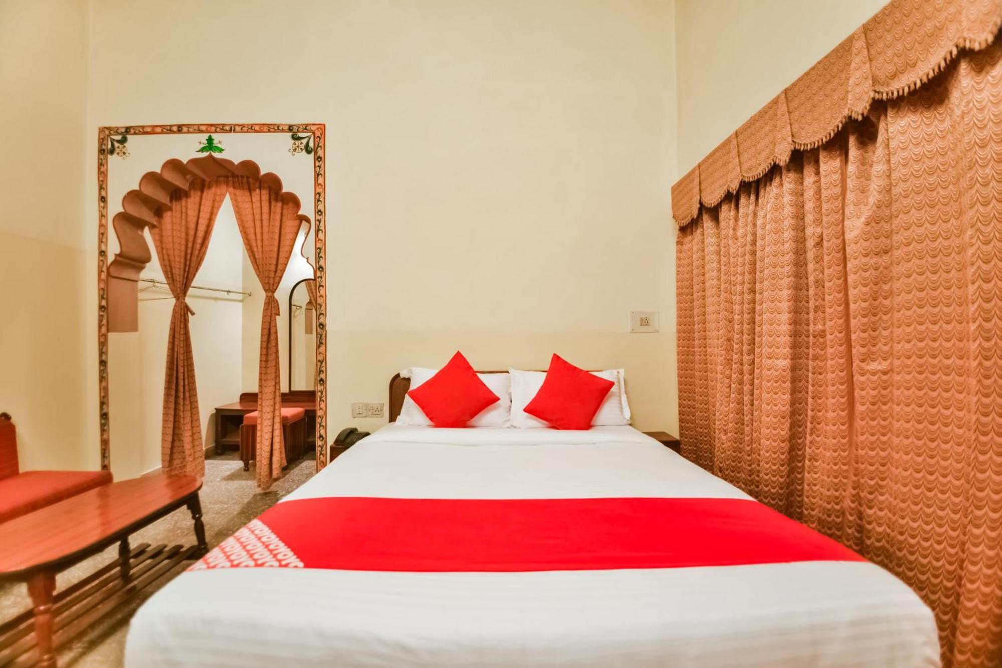 Hotel O Raj Kesar Tirath Esterno foto